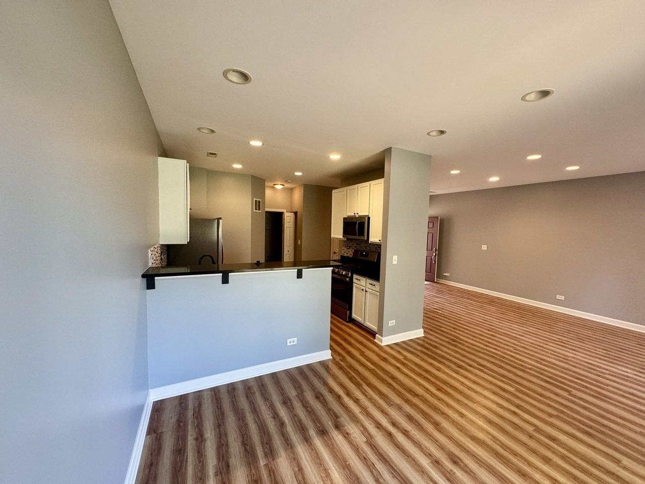 423 Acushnet St Unit 423 #423 - Photo 5 of 15