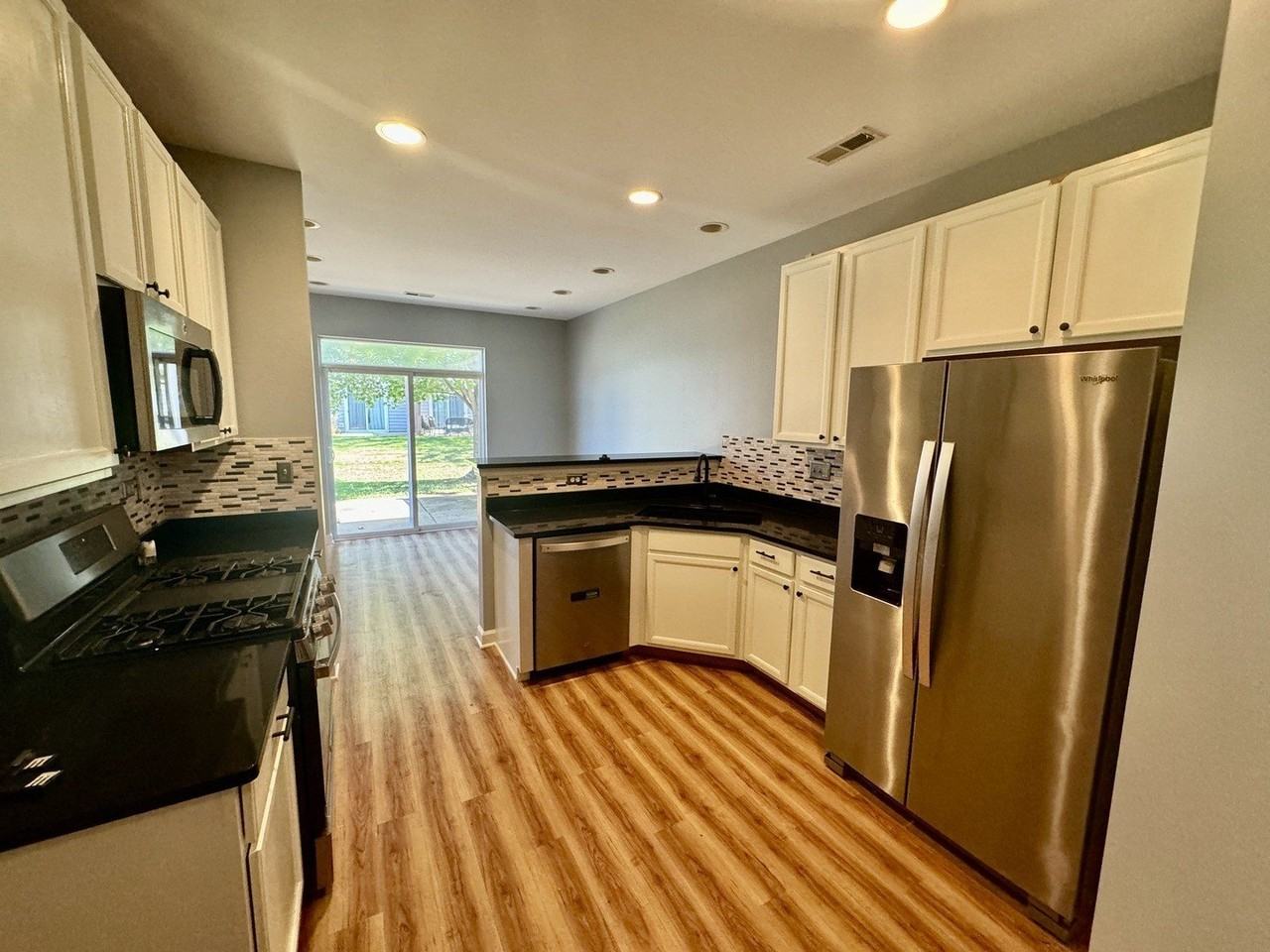 423 Acushnet St Unit 423 #423 - Photo 7 of 15