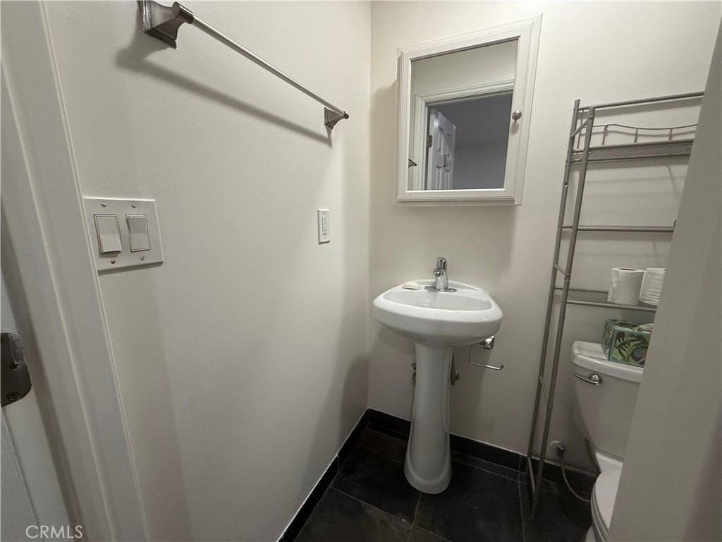 6186 Springvale Dr - Photo 7 of 10