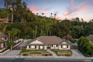 featured image of 514 N Valley Center Ave