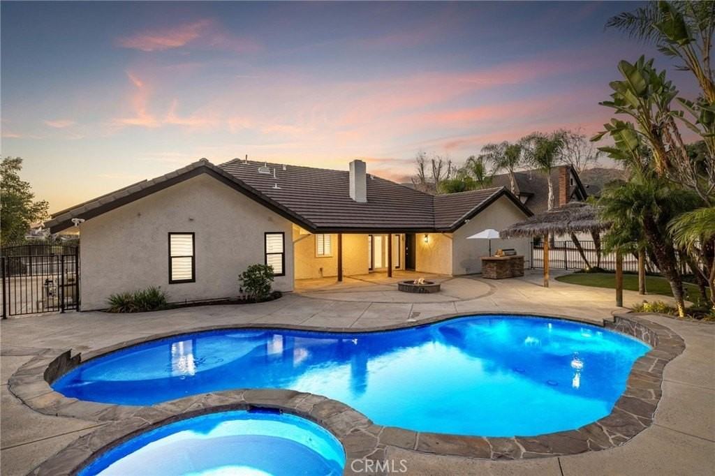 514 N Valley Center Ave - Photo 2 of 50