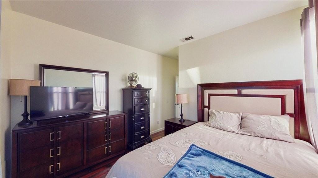 22189 Empress St - Photo 6 of 10