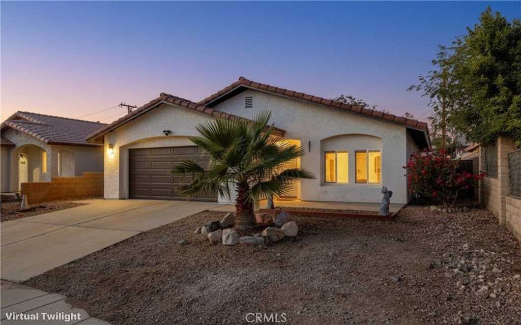 66054 1st St - Photo 2 of 14