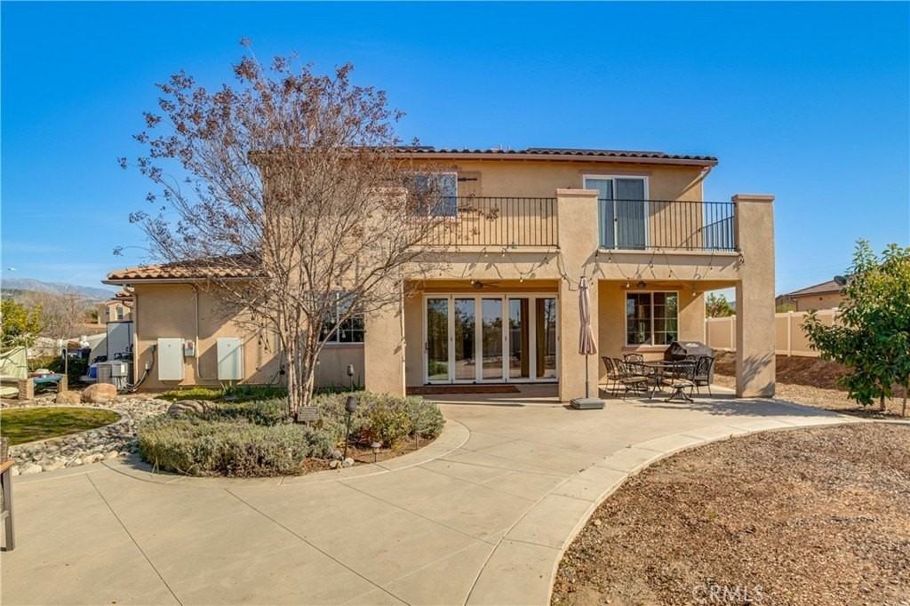 1653 Lucas Ln - Photo 2 of 24