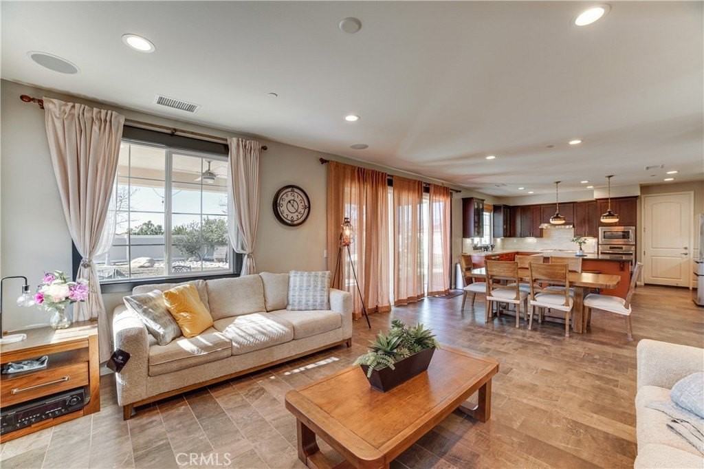 1653 Lucas Ln - Photo 3 of 24