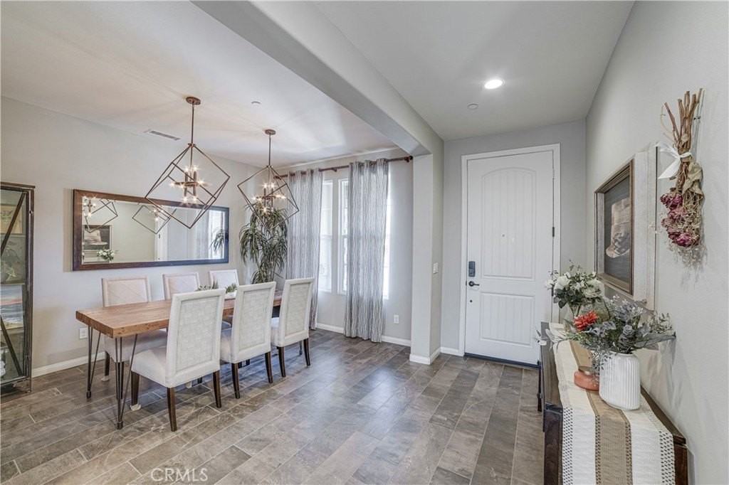 1653 Lucas Ln - Photo 4 of 24