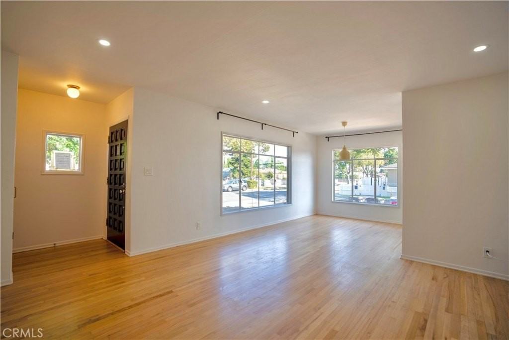 12735 Fairford Ave - Photo 3 of 23