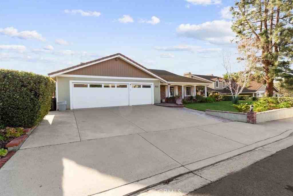 4350 Mahogany Cir - Photo 2 of 31