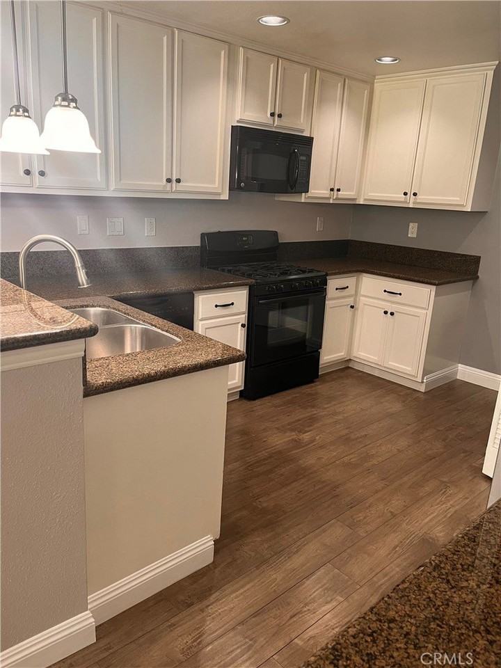 2940 Via Toscana #103 - Photo 6 of 25