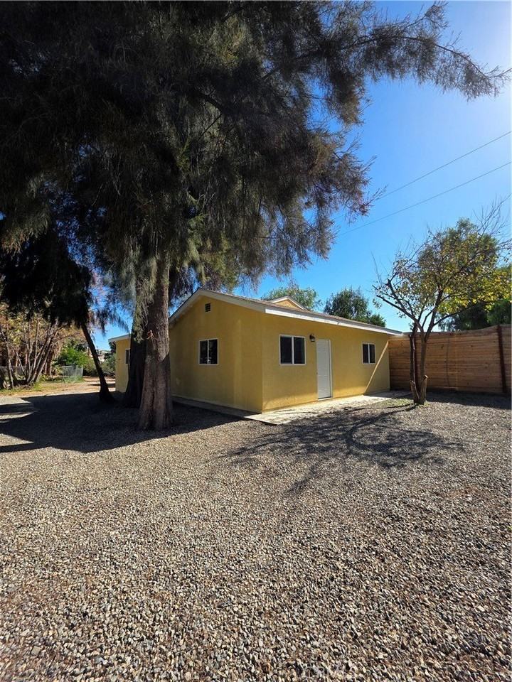 19380 Quebec Ave - Photo 2 of 20