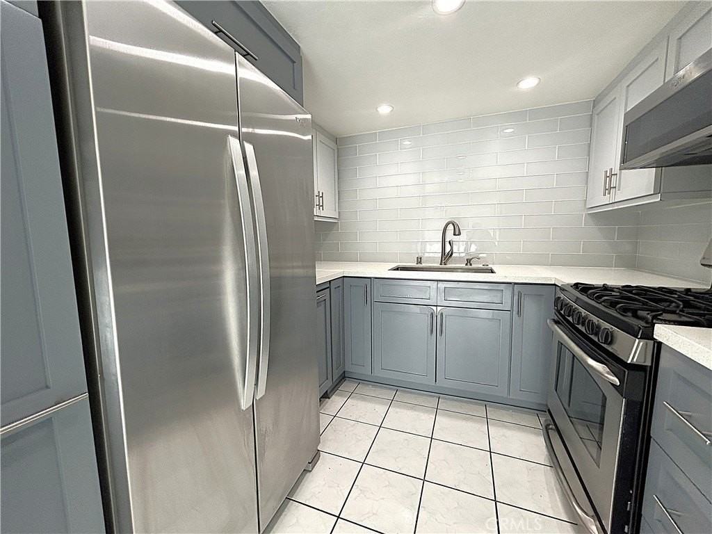 1924 Hawaii St - Photo 3 of 21