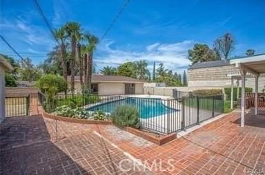 3870 El Hijo St - Photo 4 of 11