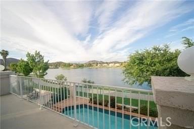 30210 Shoreline Dr - Photo 4 of 46