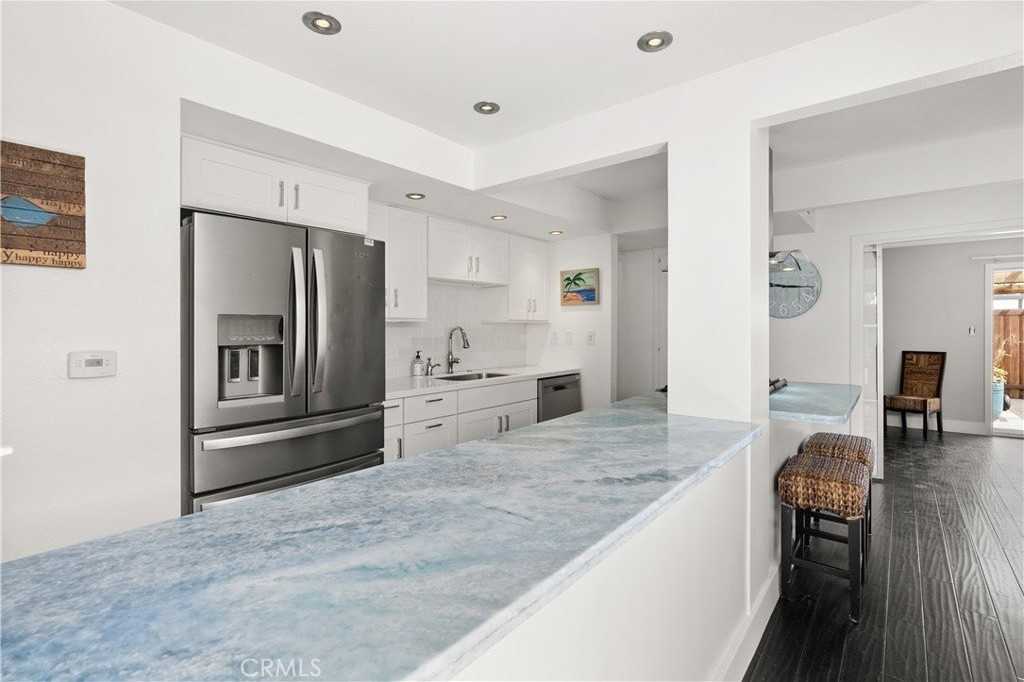 230 62nd St - Photo 6 of 27