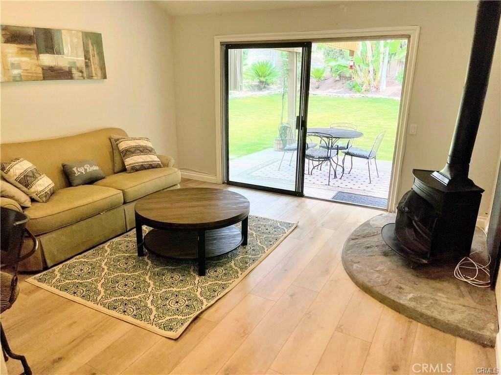 21 Tory - Photo 7 of 19