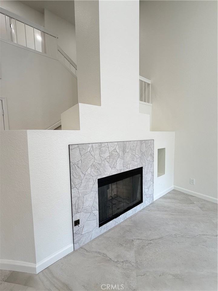 25032 Sanoria St - Photo 6 of 27