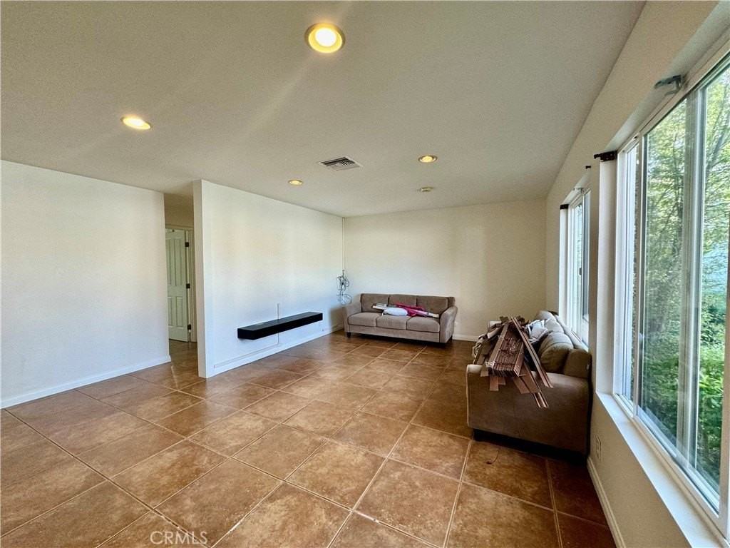 3672 Haverford St - Photo 7 of 18