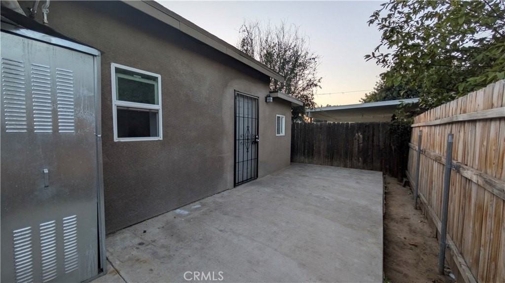 2319 Wilshire St - Photo 4 of 16