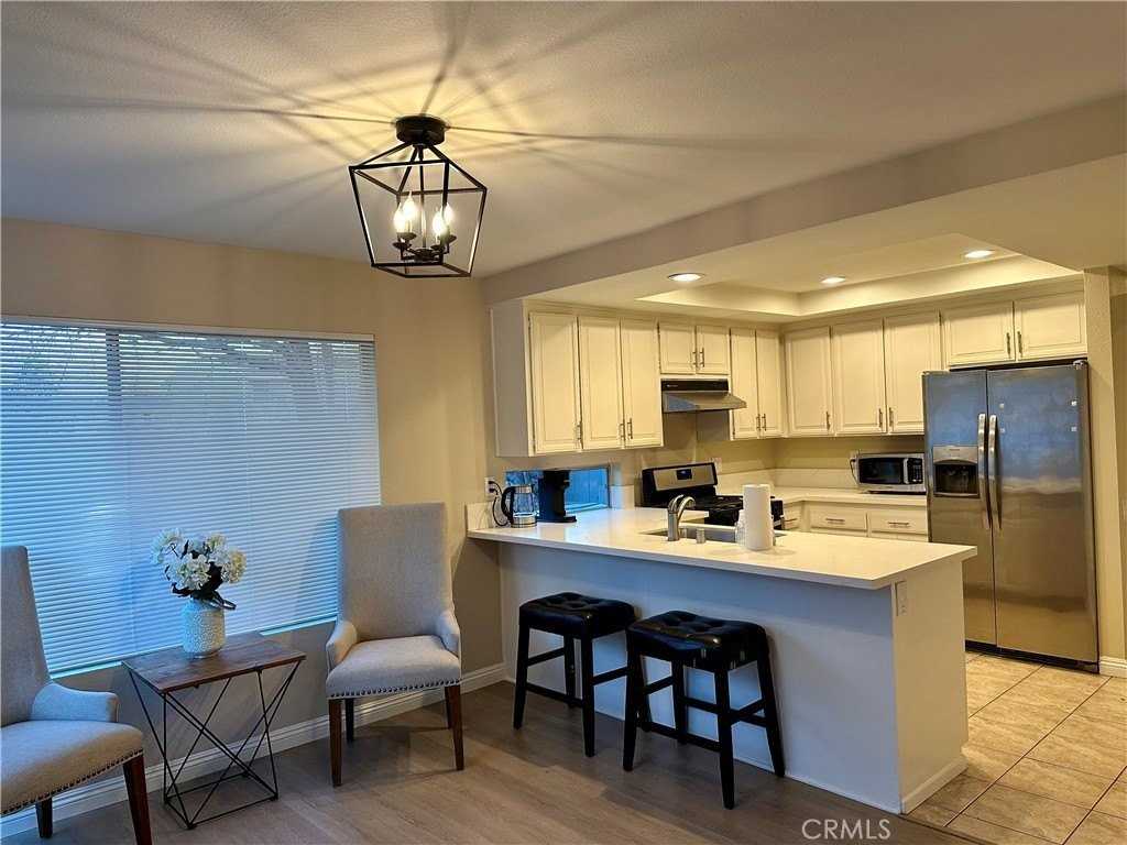 17 Fallbrook - Photo 7 of 31