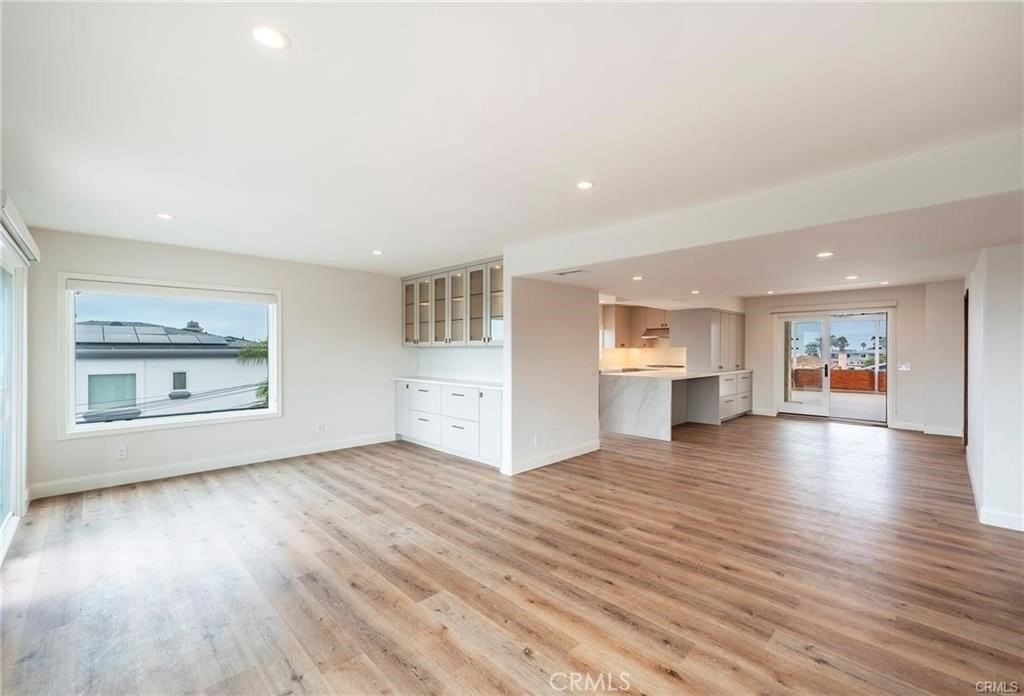 140 Acacia Ave - Photo 4 of 42