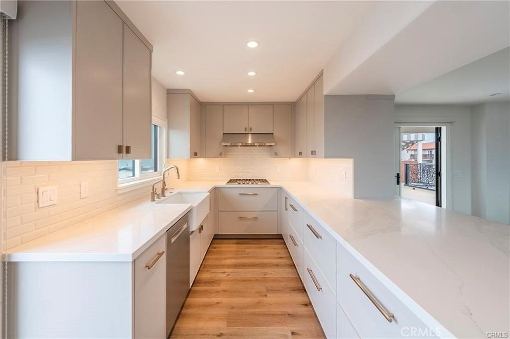 140 Acacia Ave - Photo 5 of 42