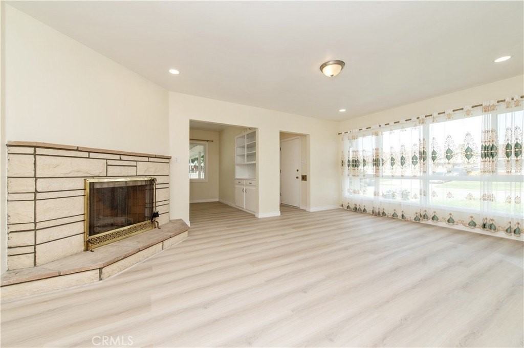 14608 Poulter Dr - Photo 6 of 29