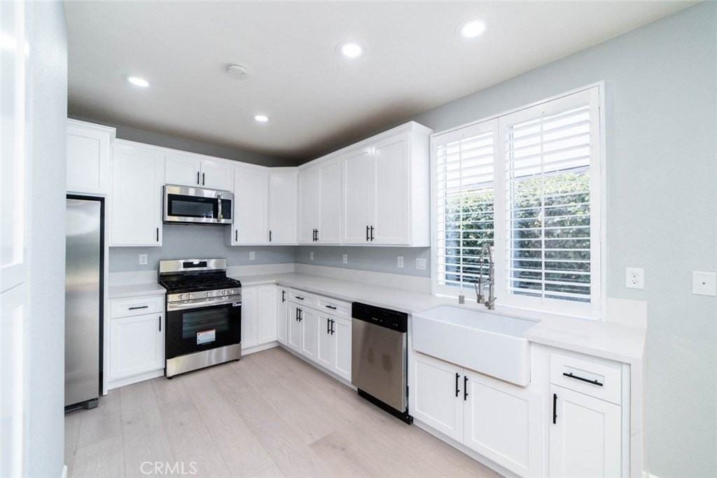 17 Nopalitos Way - Photo 4 of 42