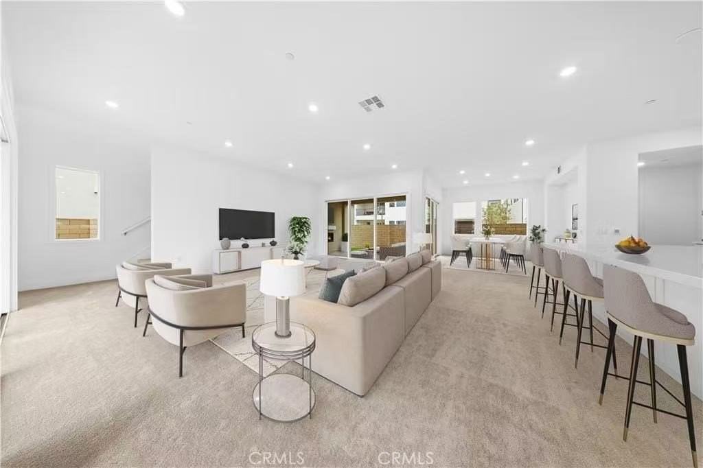 258 Sora - Photo 4 of 7