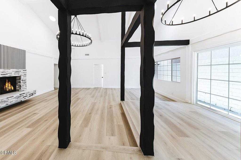 19314 Valerio St - Photo 4 of 21