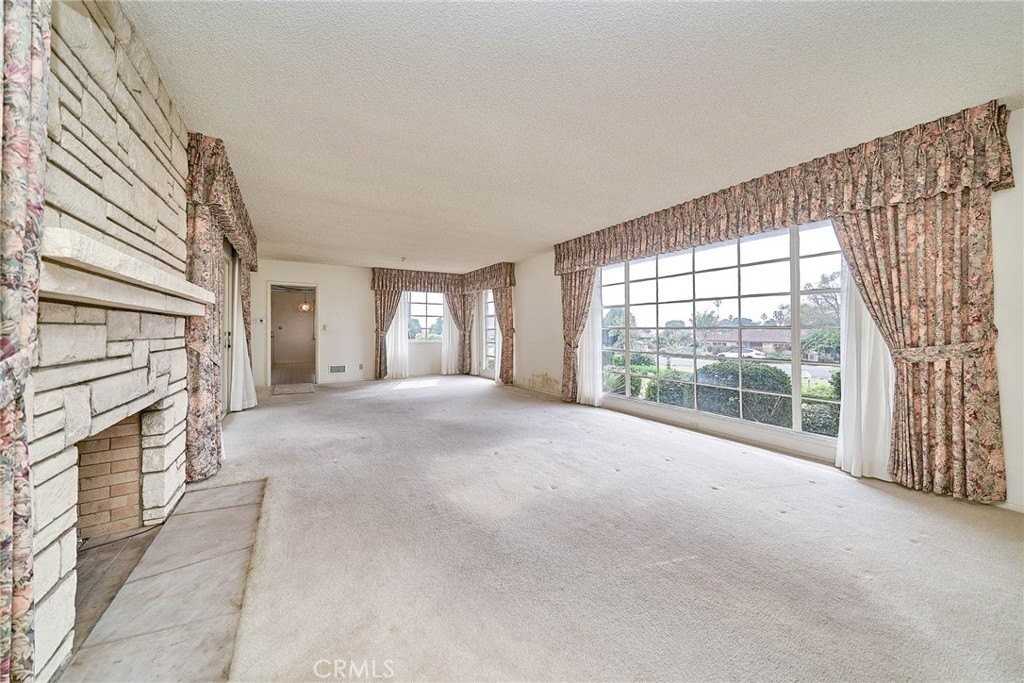 2136 Paseo Del Mar - Photo 4 of 38