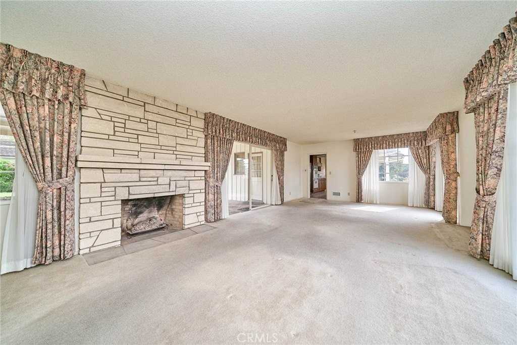 2136 Paseo Del Mar - Photo 5 of 38