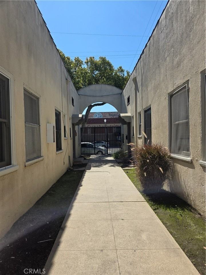 551 W 10th St #3 - Photo 7 of 22