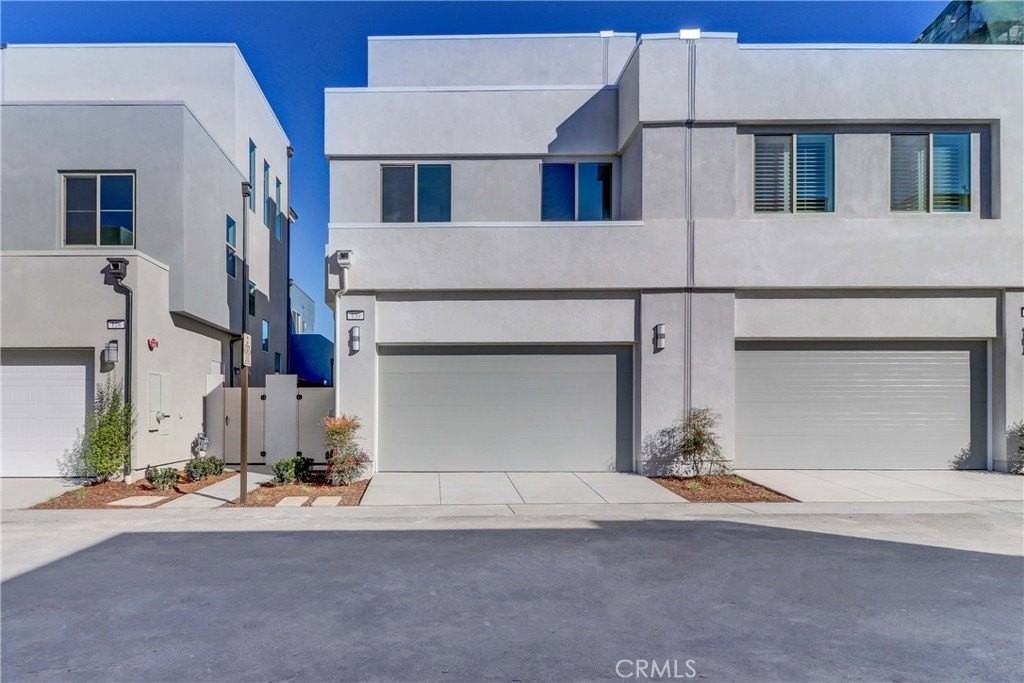 130 Spectacle - Photo 3 of 38