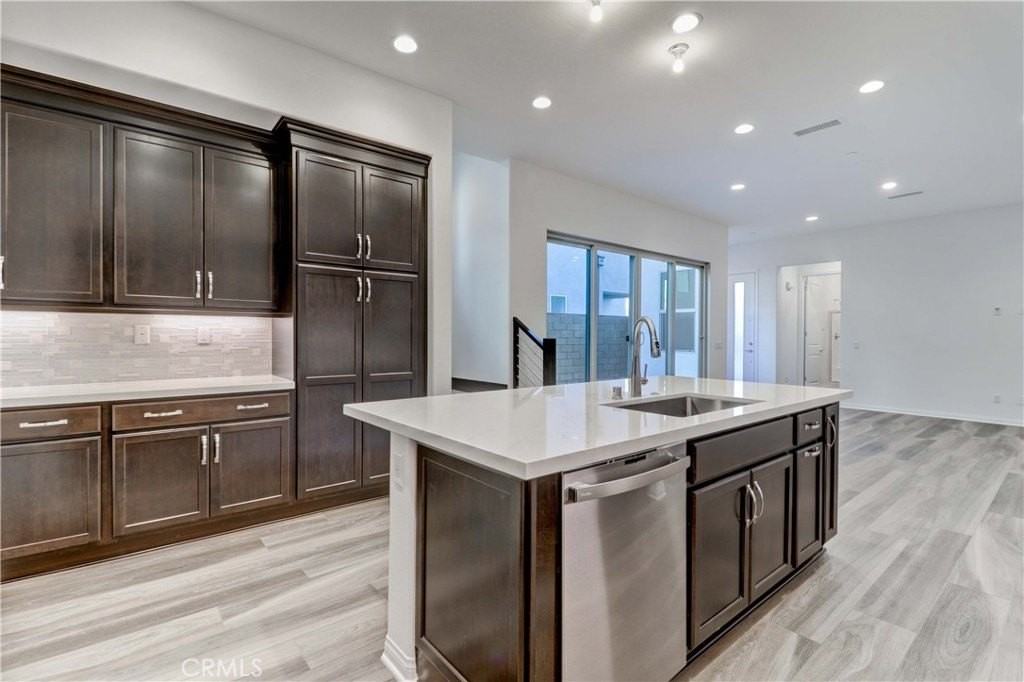 130 Spectacle - Photo 6 of 38