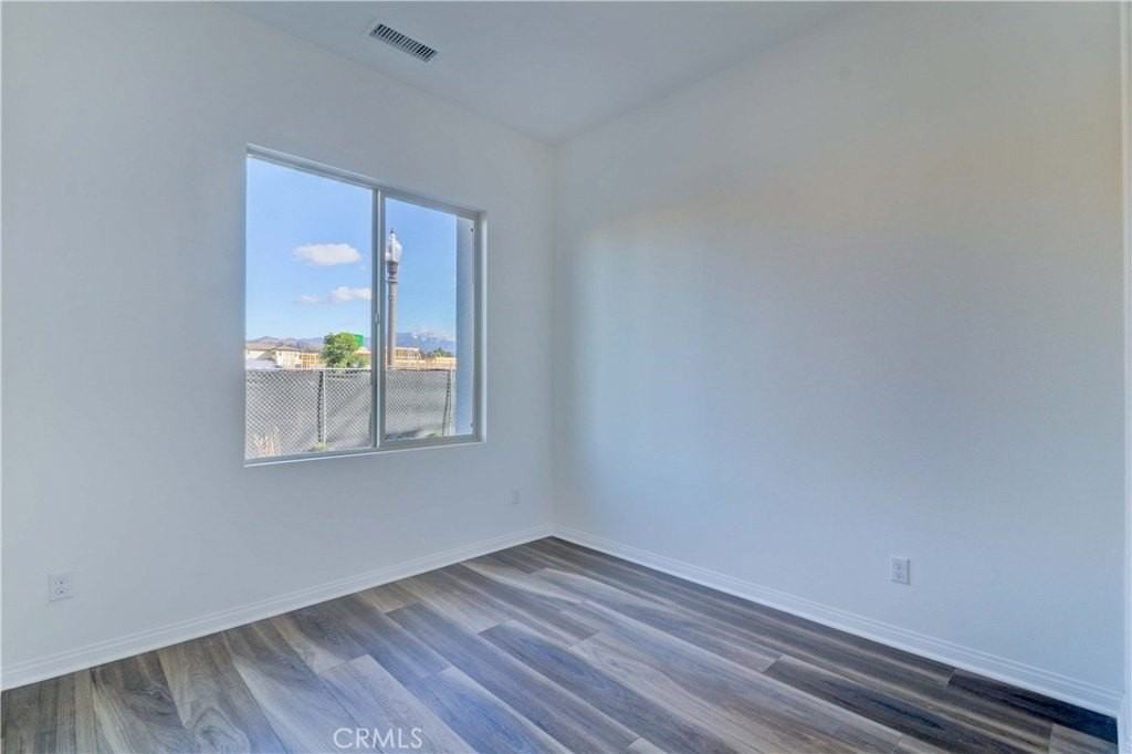 130 Spectacle - Photo 7 of 38