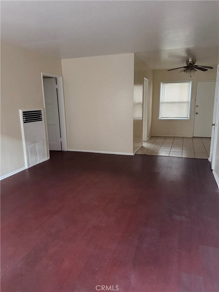 1925 W 35th St - Photo 4 of 11