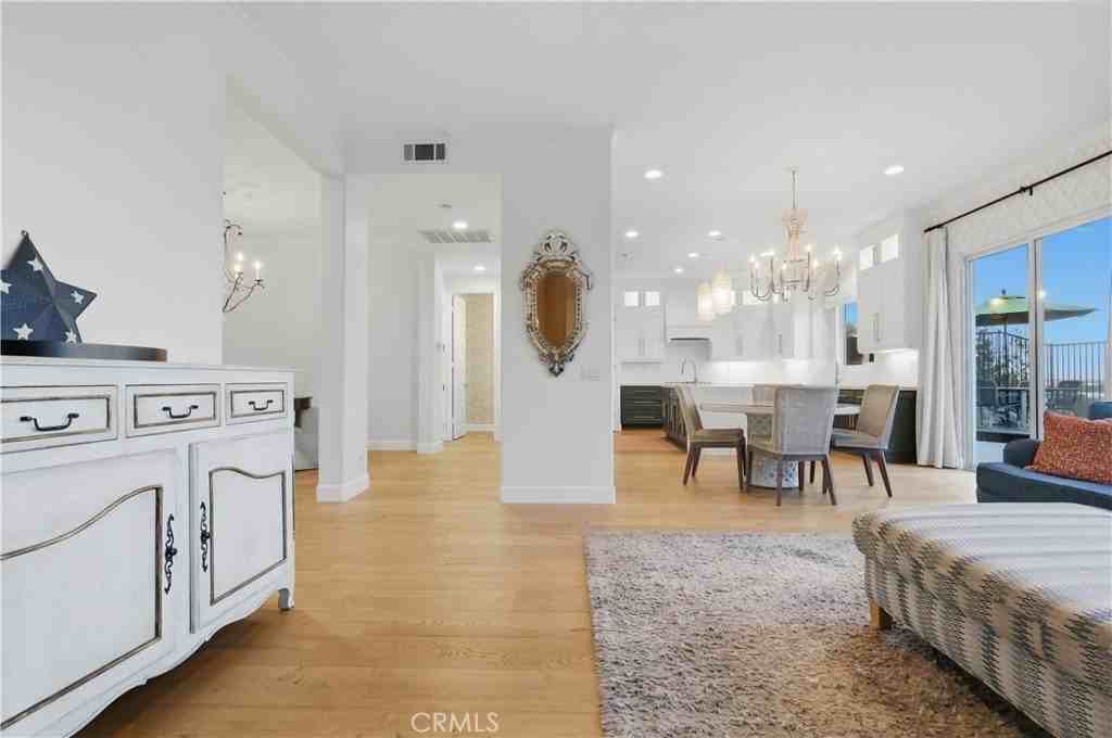 2108 Ridgeview Terrace Dr - Photo 3 of 25