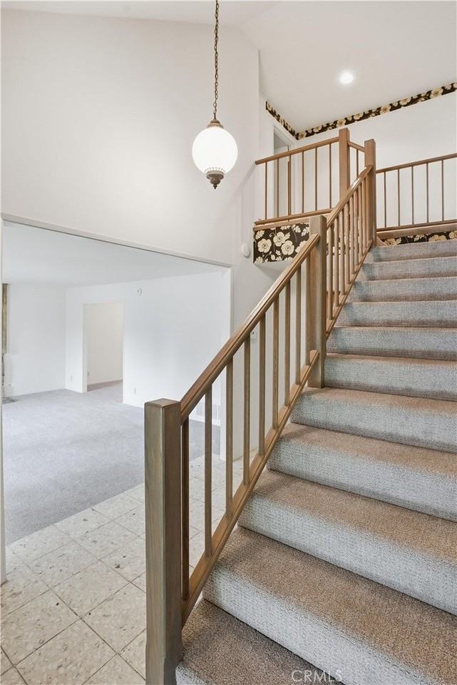 10919 Bismarck Ave - Photo 2 of 37