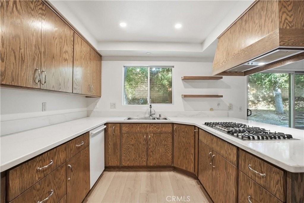 10919 Bismarck Ave - Photo 4 of 37