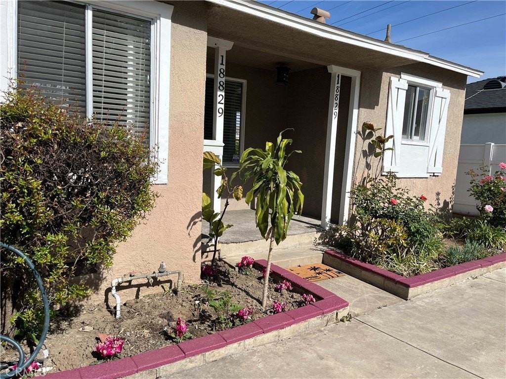 18829 Martha St - Photo 2 of 23