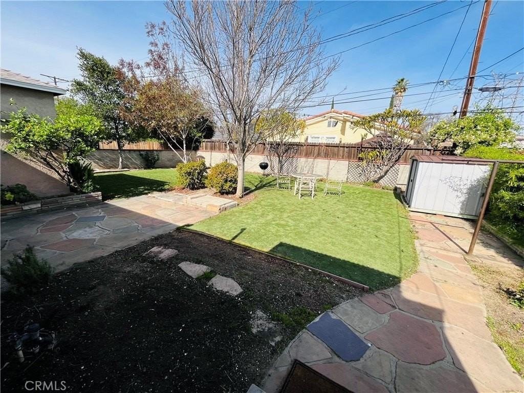 18829 Martha St - Photo 4 of 23