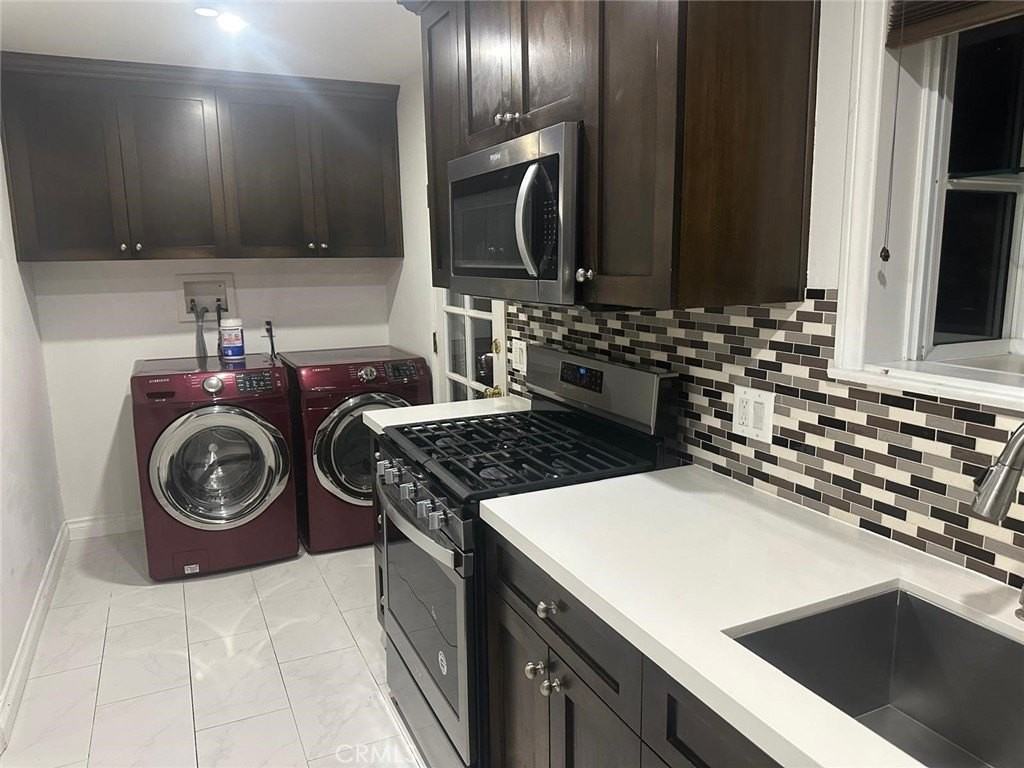 24033 Mobile St - Photo 7 of 36