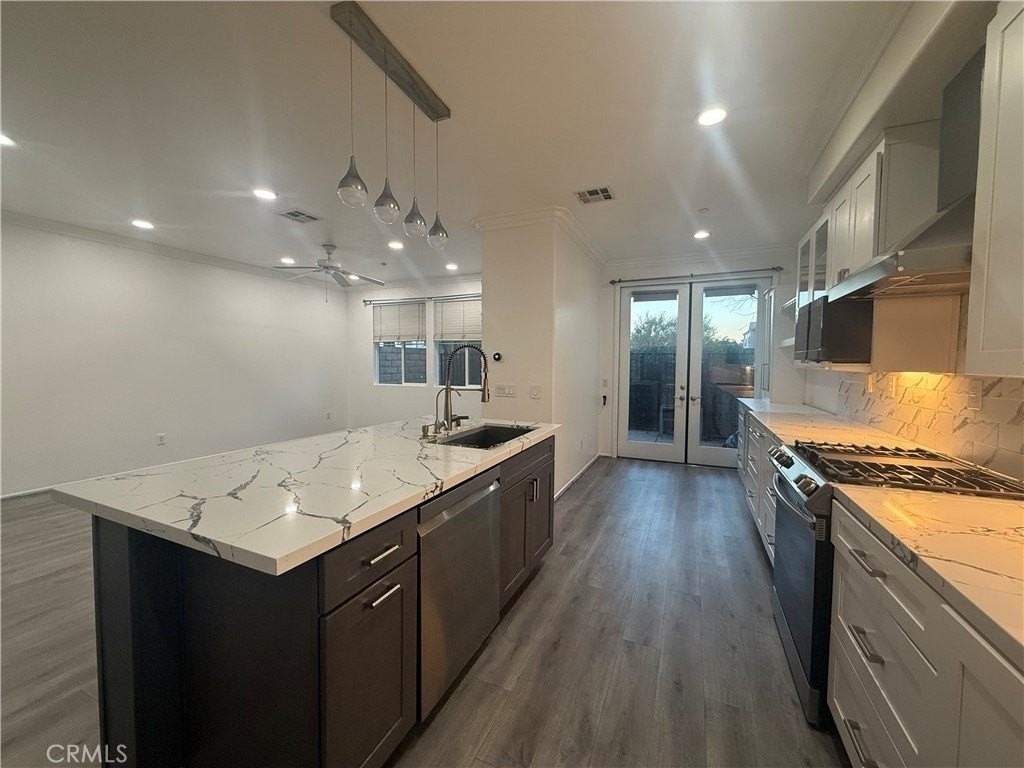 25410 Wharton Dr - Photo 4 of 40