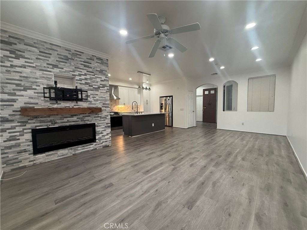 25410 Wharton Dr - Photo 5 of 40