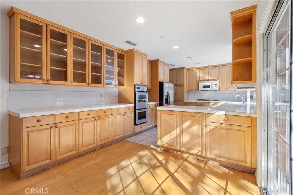 22068 Martinez St - Photo 4 of 22