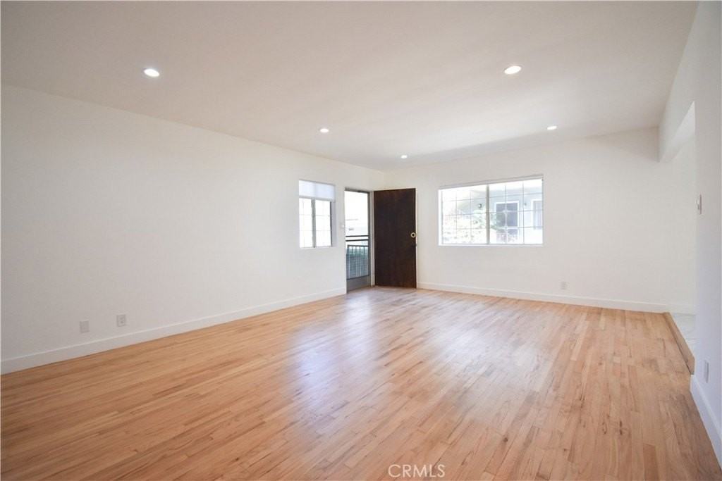 1570 N Verdugo Rd #B - Photo 6 of 12