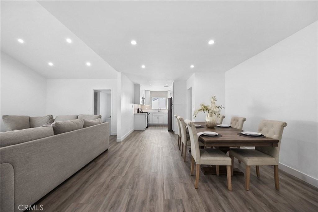 18015 Collins St - Photo 7 of 27