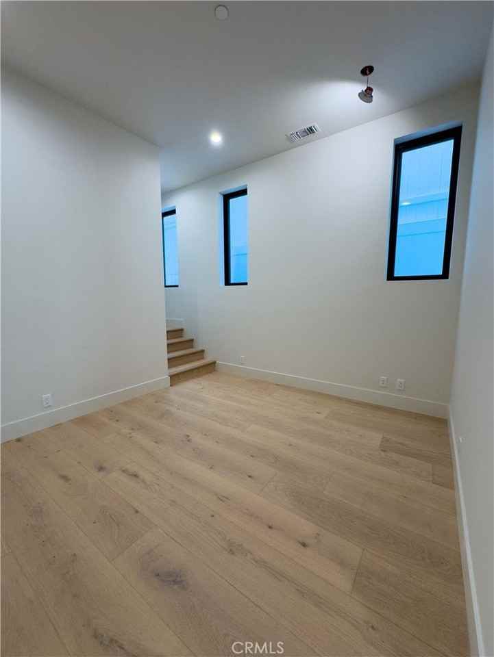 404 16th St - Photo 7 of 50