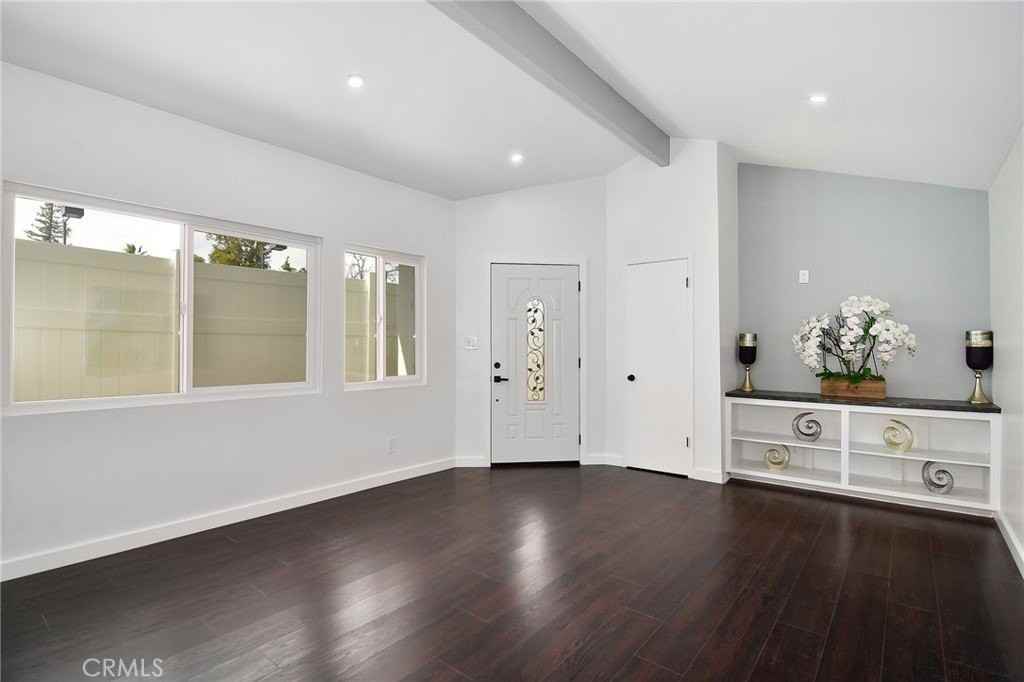 5352 Tampa Ave - Photo 7 of 18