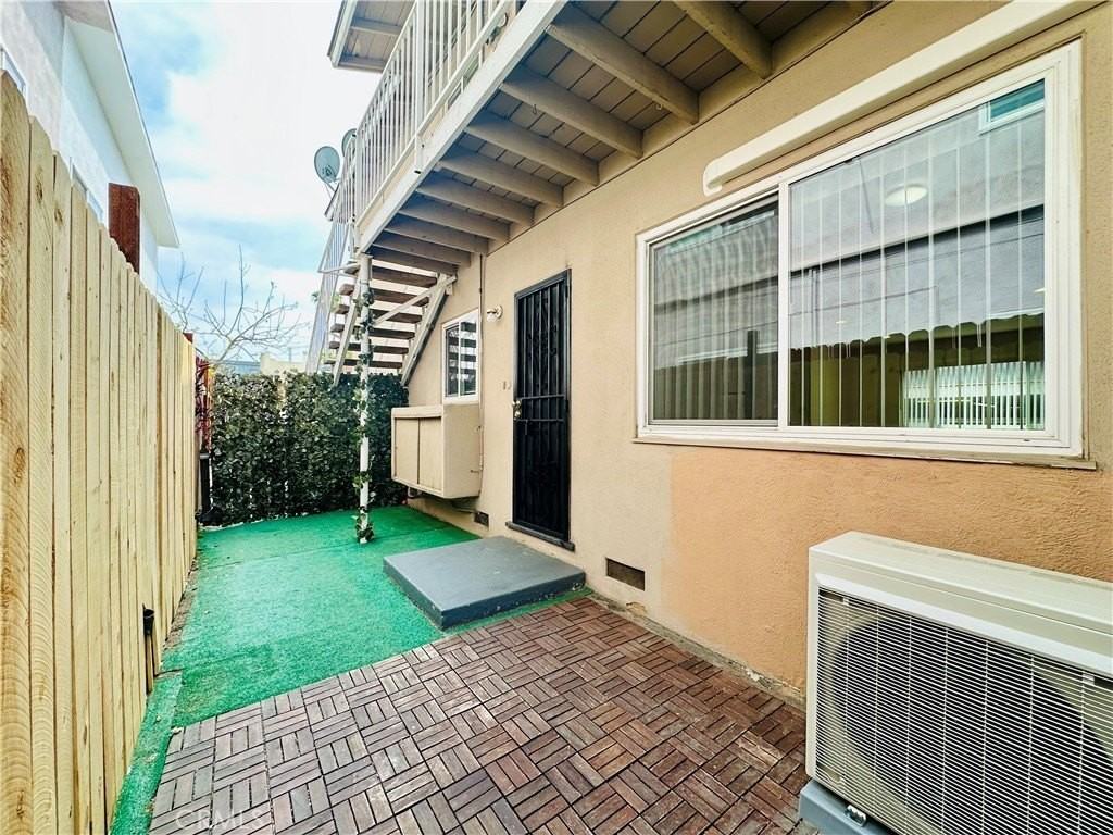 4918 Tujunga Ave - Photo 2 of 41